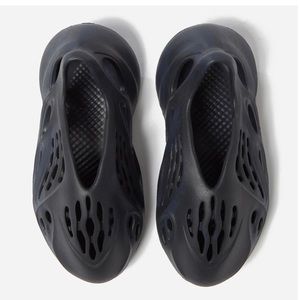 Yeezy Foam Runner Onyx Size 12